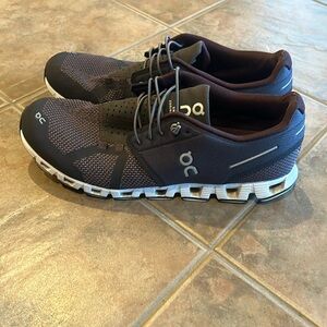 On clouds - men size 10.5